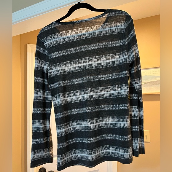 Dylan from Evereve Long Sleeve Top - Picture 3 of 3